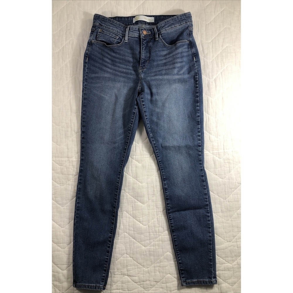 Signature‎ Levi's Jeans Women's Size 12M Denim Mid Rise Skinny Totally Shaping